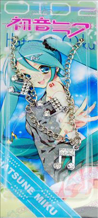 Εγκατεστημένη κάρτα Hatsune σημειώνει τρία κολιέ κρεμαστό κόσμημα με διαμάντια